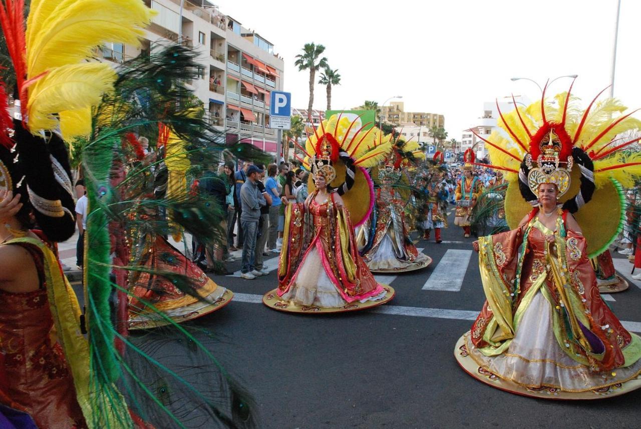Tenerife Holidays Адехе Екстер'єр фото