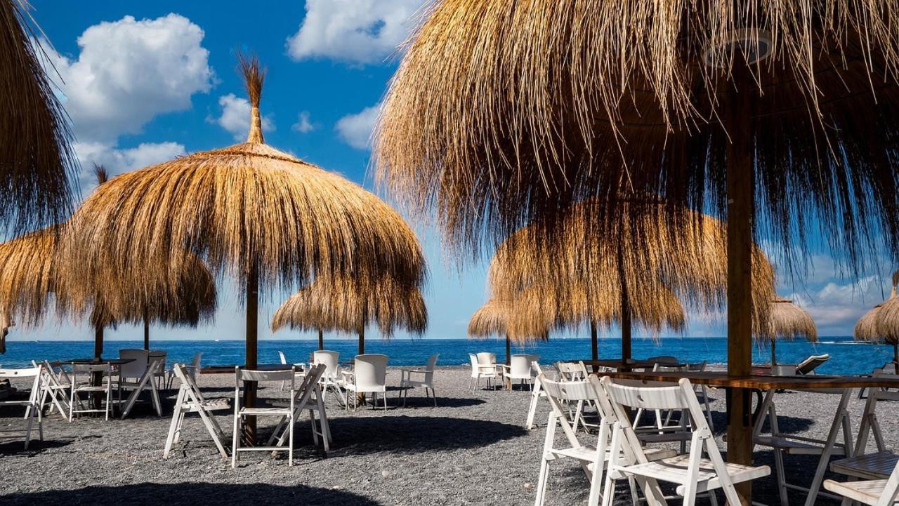 Tenerife Holidays Адехе Екстер'єр фото