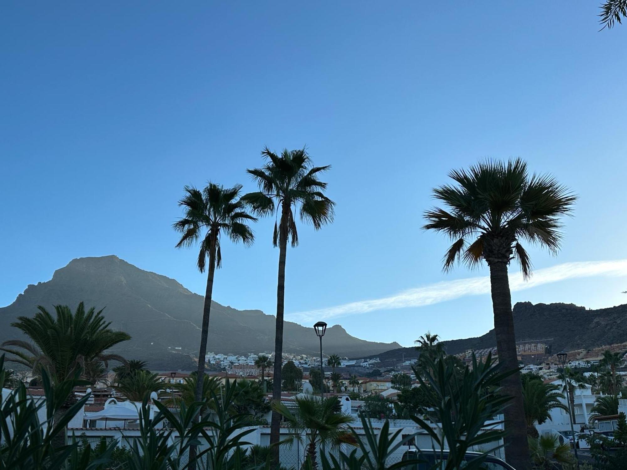 Tenerife Holidays Адехе Екстер'єр фото
