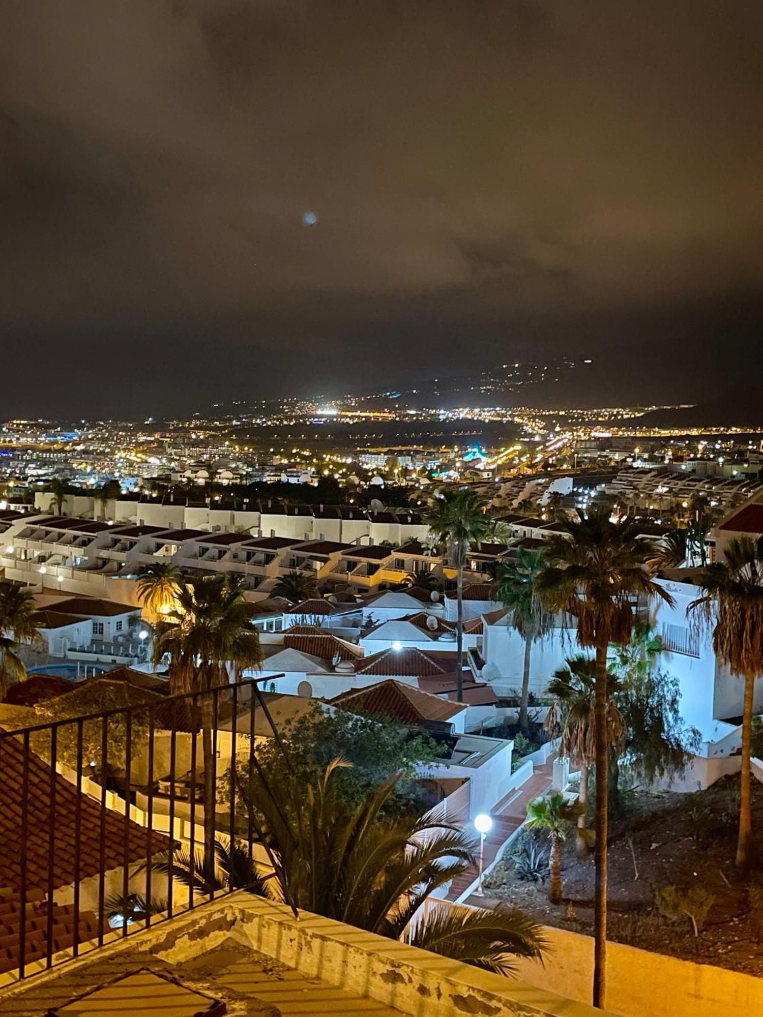 Tenerife Holidays Адехе Екстер'єр фото
