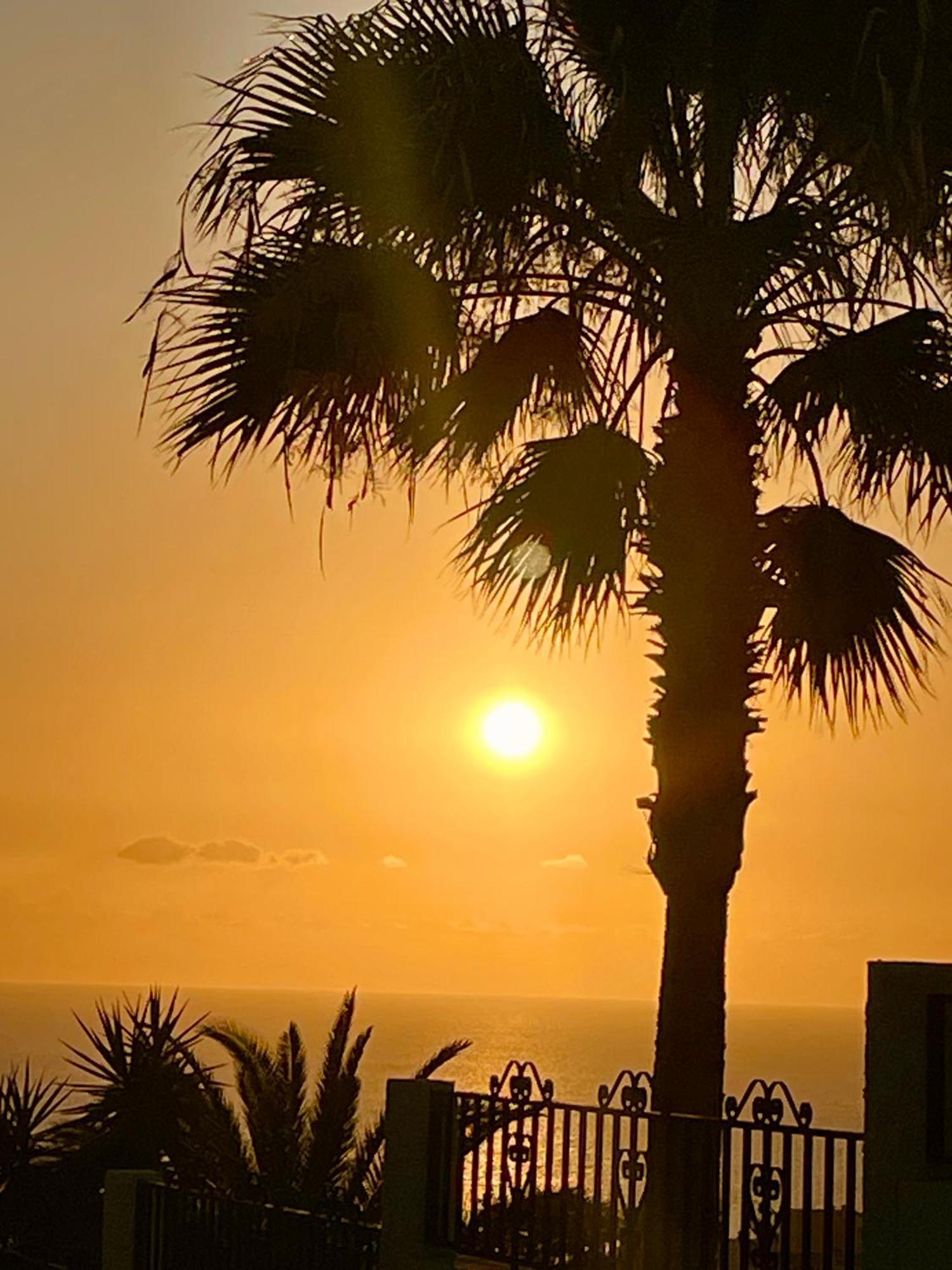 Tenerife Holidays Адехе Екстер'єр фото