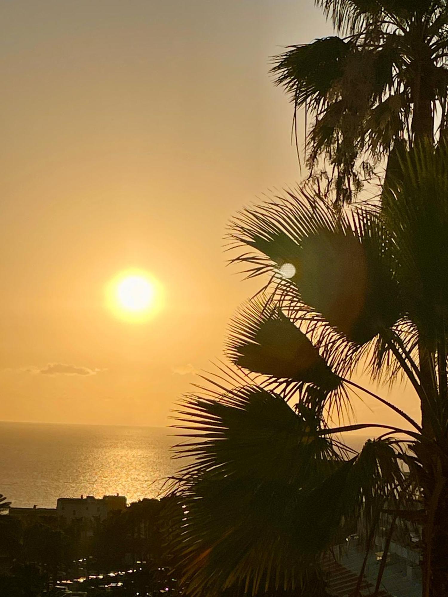 Tenerife Holidays Адехе Екстер'єр фото